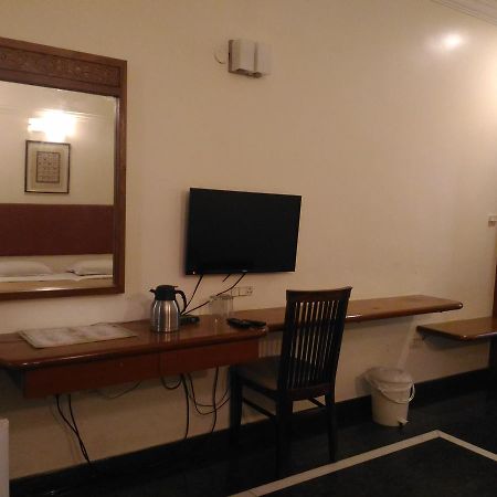 Woody'S Hotell Bangalore Eksteriør bilde
